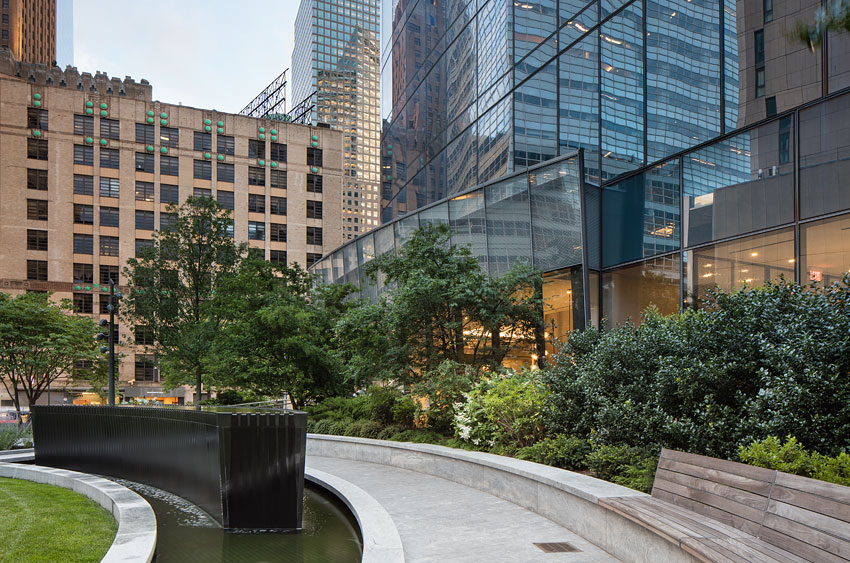 <p>111 Murray Street</p>
                 <p>Tribeca, NY</p>
                 <p>Landscape: Hollander Design</p>