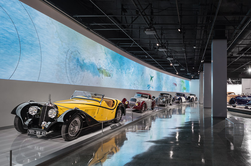 <p>Petersen Automotive Museum</p>
                 <p>Los Angeles, CA</p>
                 <p>Kohn Pedersen Fox</p>