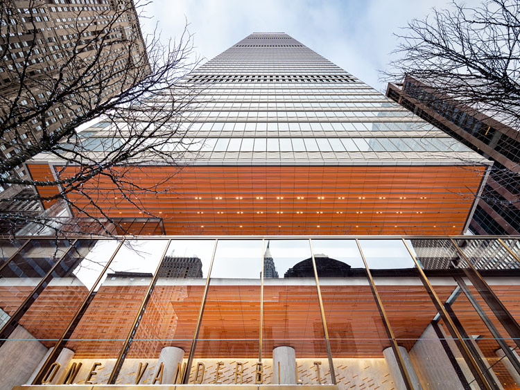 <p>Eastern facade</p>
                 <p>New York City</p>
                 <p>December 2020</p>
