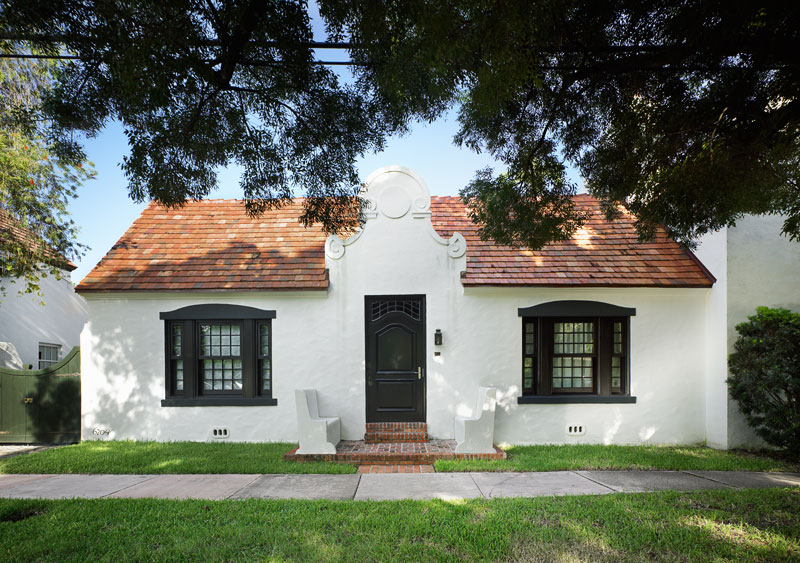 <p>Cape Dutch House</p>
                 <p>Coral Gables, FL</p>
                 <p>Architect: Cure & Penabad</p>